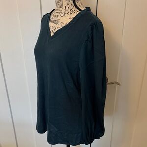 Chico's Deep Green V-Neck Long Sleeve Top
